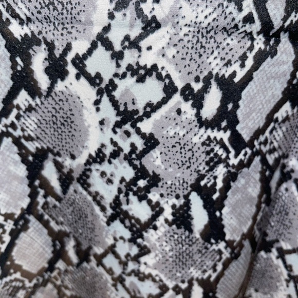 🖤 Host -Pick 🖤Woman’s nightgown ( Never Worn ) - Picture 4 of 9